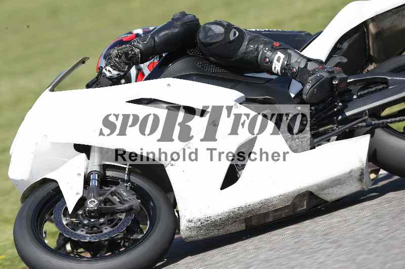 /44 09.08.2025 Plüss Moto Sport ADR/Freies Fahren/backside